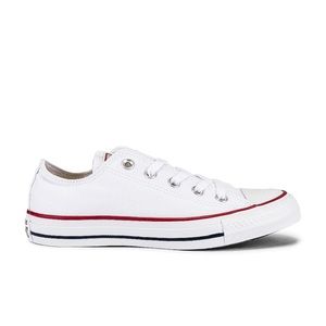 New women’s converse Chuck Taylor all stars, white, size 6.5